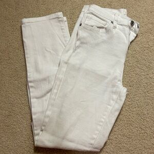 Classic White Fitted Jeans